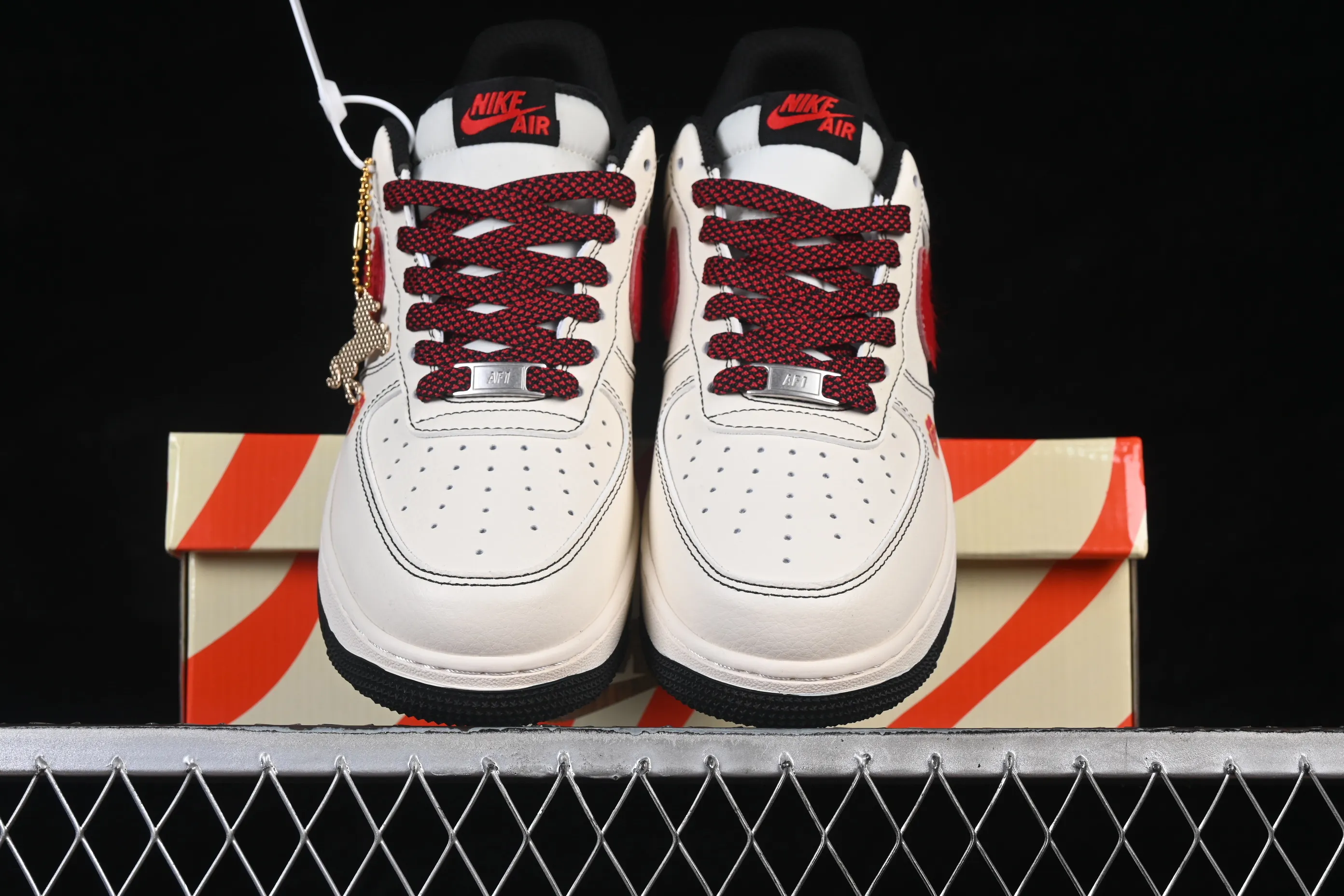 All categories Nk Air Force 1 Air Force series Nk Air Force 1 Low Air Force low top Nike Air Force 1'07 Low Year of the Horse limited white and red horse hair Air Force 1 low top casual sneakers QW5288-126